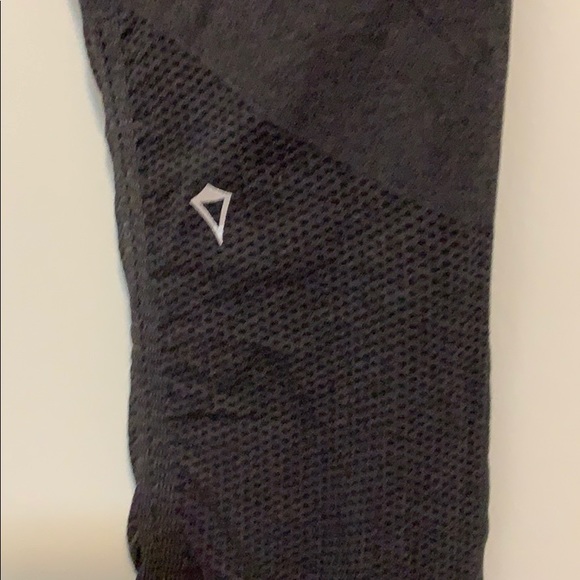 Girl’s Dark Grey Ivivva Capri Leggings - Picture 3 of 4